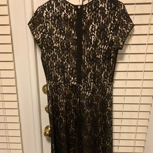 Women’s Talbots size 8 dress gold & black & belt